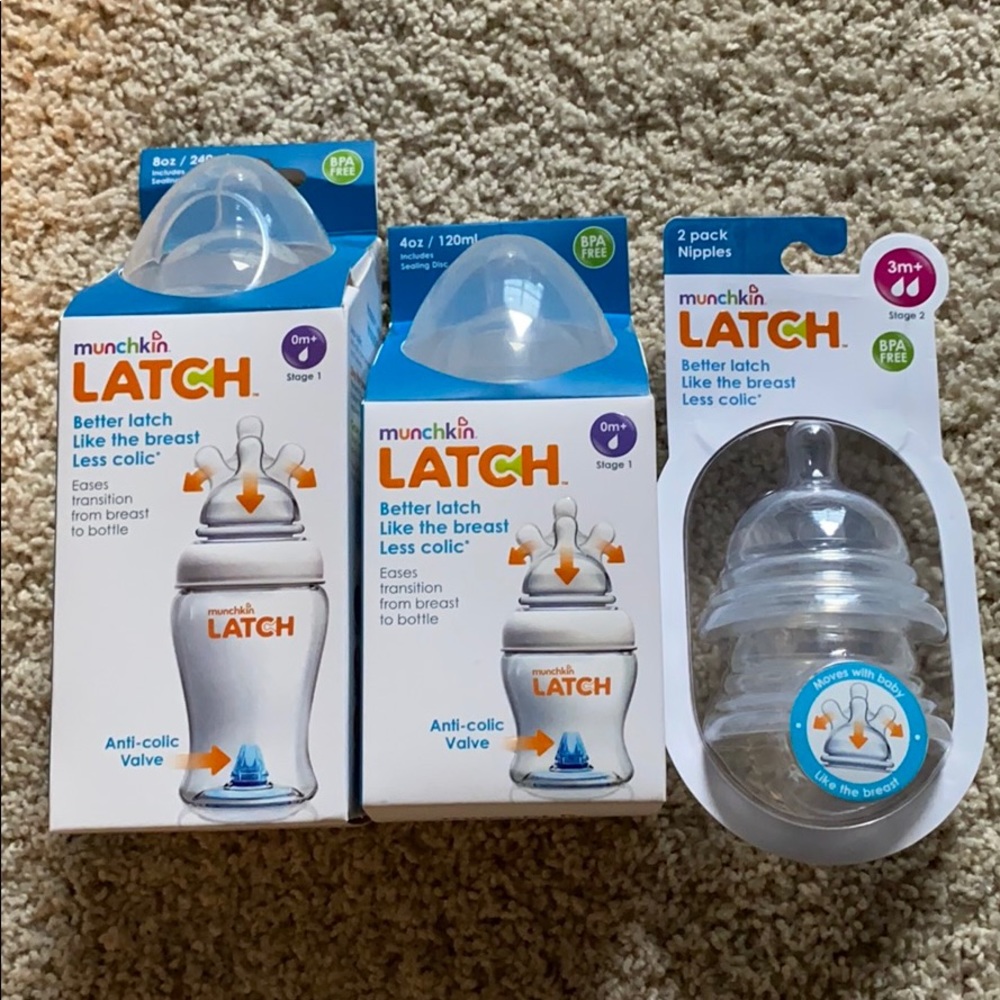 Munchkin Latch bottles and nipples